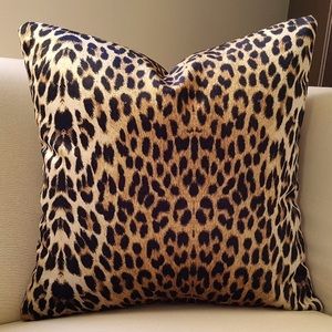 Pair of cheetah pillow covers